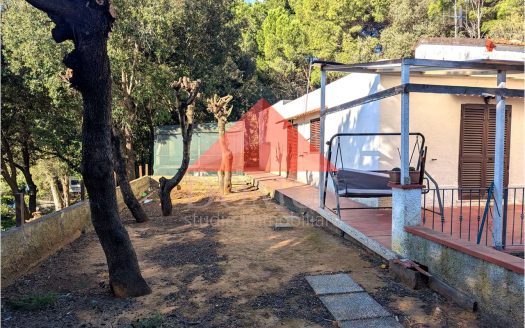 Terreno 3360 mq vista mare annesso con bagno