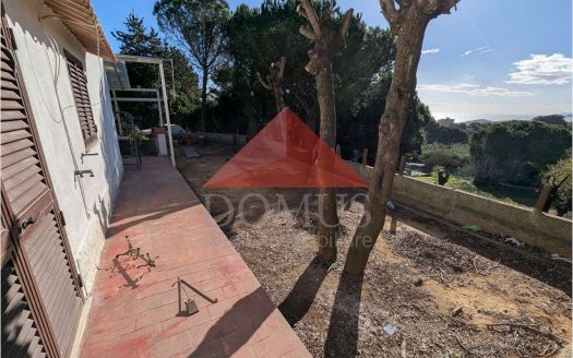 Terreno 3360 mq vista mare annesso con bagno