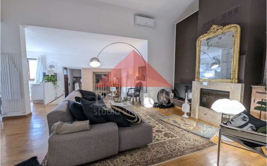 Villa indipendente ampio giardino vista mare