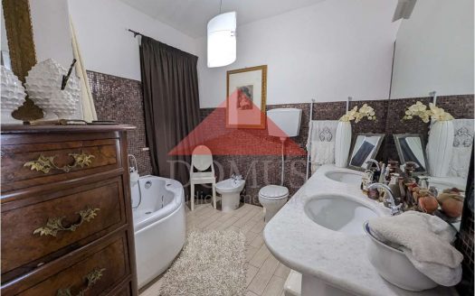 Villa indipendente ampio giardino vista mare