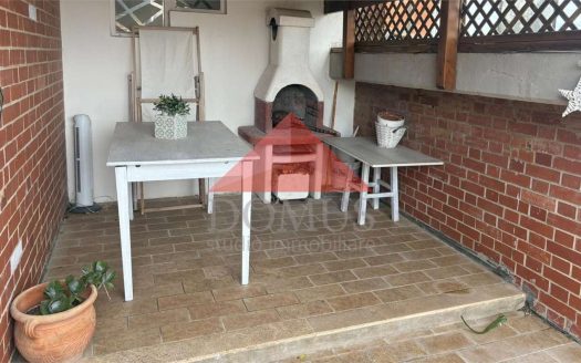 Appartamento a Salivoli con terrazza pranzabile