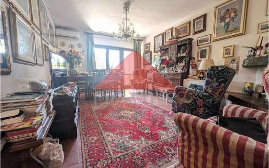 Villetta a schiera con terrazza e giardino