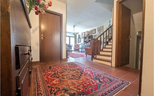 Villetta a schiera con terrazza e giardino