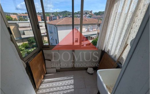Appartamento a Salivoli con parziale vista mare
