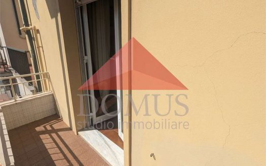 Comodo trilocale 1° piano a due passi dal centro storico con balcone