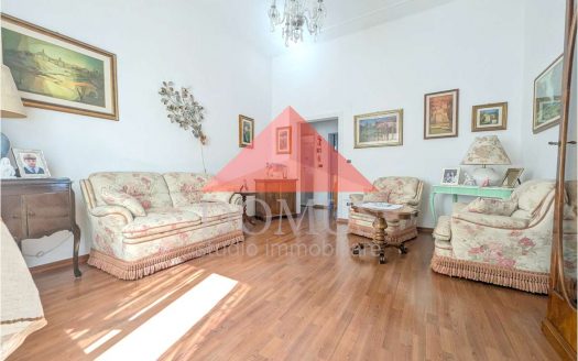 Ampio appartamento primo piano in pieno centro