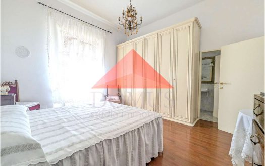 Ampio appartamento primo piano in pieno centro