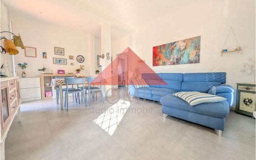 Quadrilocale in pieno centro primo piano con terrazza pranzabile