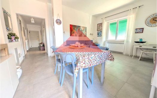 Quadrilocale in pieno centro primo piano con terrazza pranzabile