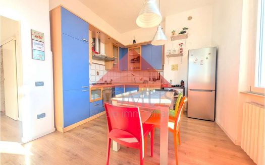 Luminoso trilocale in centro al 4°ed ultimo piano