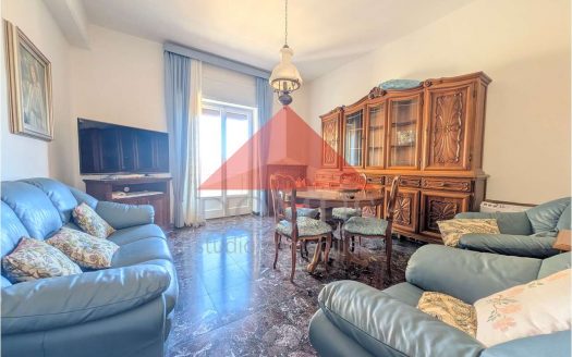 Quadrilocale, due terrazzi al quarto piano con ascensore