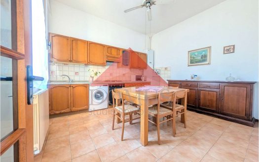 Trilocale piano terra con posto auto in pieno centro