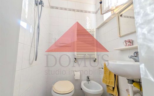 Trilocale piano terra con posto auto in pieno centro