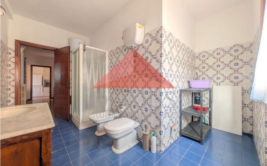 Trilocale con ampio garage primo piano a Salivoli