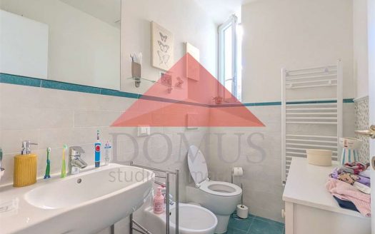 Porzione di trifamiliare a Salivoli con spazio esterno