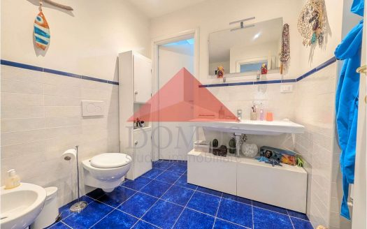 Porzione di trifamiliare a Salivoli con spazio esterno