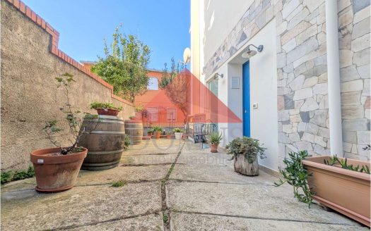 Porzione di trifamiliare a Salivoli con spazio esterno