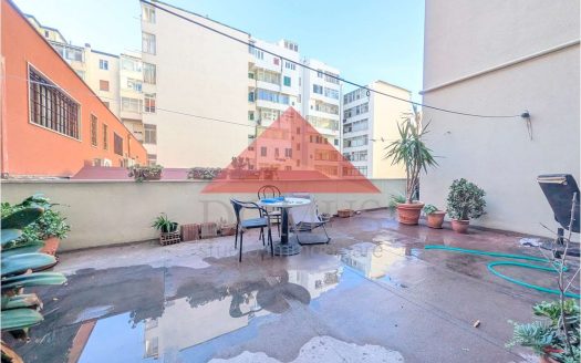 Ampio appartamento doppio affaccio con terrazza pranzabile primo piano