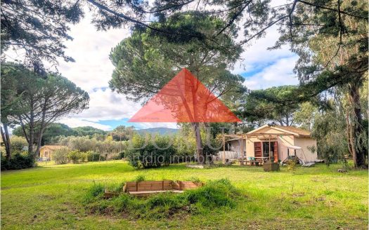 Terreno con annesso in località Fabbricciane a due minuti dalla spiaggia di Baratti