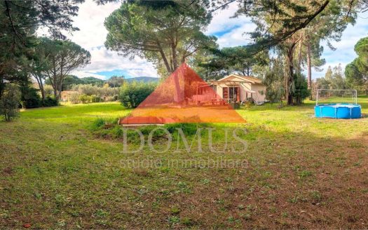 Terreno con annesso in località Fabbricciane a due minuti dalla spiaggia di Baratti