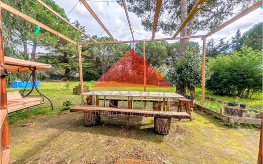 Terreno con annesso in località Fabbricciane a due minuti dalla spiaggia di Baratti