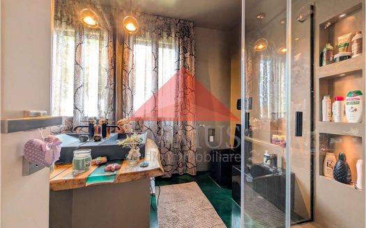 Comodo bilocale piano terra ingresso indipendente con garage, finemente ristrutturato