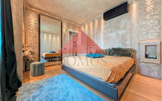 Comodo bilocale piano terra ingresso indipendente con garage, finemente ristrutturato