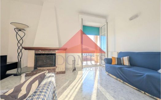 Ampio e luminoso appartamento con terrazzo con vista aperta
