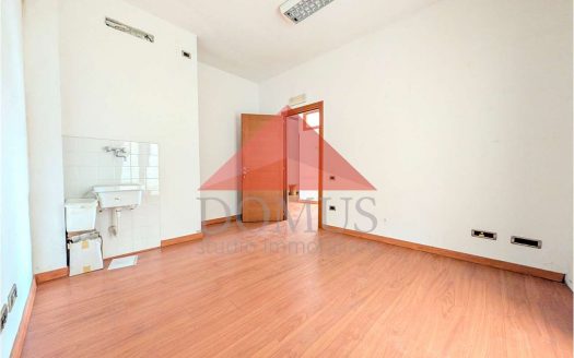 Luminoso trilocale primo piano con ascensore zona nuova