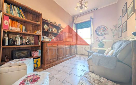 Ampio appartamento in zona pedonale secondo piano