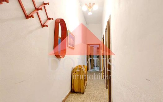 Trilocale al piano terreno in pieno centro